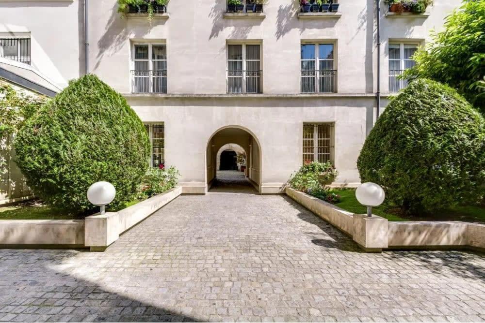 Ferienwohnung Modern & Colourful 3Bd For 9 Guests In Le Marais! Paris Exterior foto